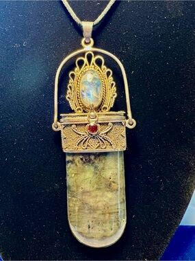 Vintage Pendant pillbox southwestern Labradorite, moonstone necklace.